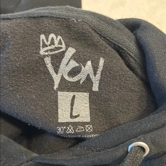 Stylish Black Graphic Hoodie - Picture 4 of 4